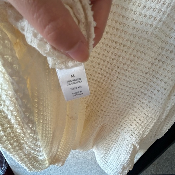 Ivory White Relaxed Knit Top in XS/S/M - Picture 4 of 4